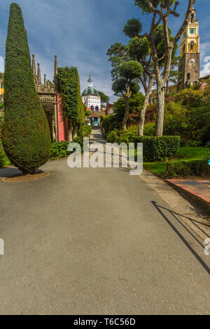 Portmeirion, Wales - Ansicht des Italienischen Dorf Portmeirion am 30. August 2018 in Großbritannien. Stockfoto