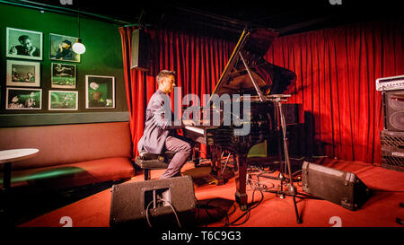 Vijay Iyer (geboren am 26. Oktober 1971) ist ein US-amerikanischer Jazz-Pianist, Komponist, Bandleader, Produzent, elektronische Musiker und Schriftsteller in New York City. Er wird den Artist in Residence am Molde Jazz Festival im Jahr 2017. Stockfoto