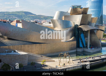 Kunst als Denkmal in Bilbao und das Guggenheim Museum Stockfoto