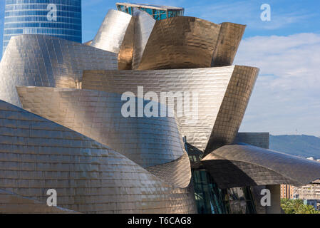 Kunst als Denkmal in Bilbao und das Guggenheim Museum Stockfoto