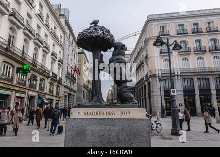 Statue des Bären und die Erdbeere Baum auf einem Puerta del Sol in Madrid, Spanien Stockfoto