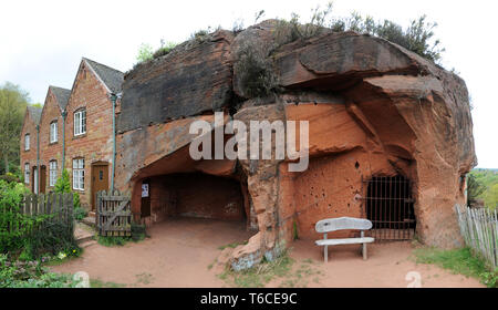 Heilige Austin Rock Häuser oder Höhlen am Rande Kinver England Großbritannien Stockfoto