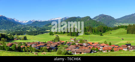 Frühling Natur im oberen Allgäu Berge in der Nähe von Oberstdorf. Stockfoto