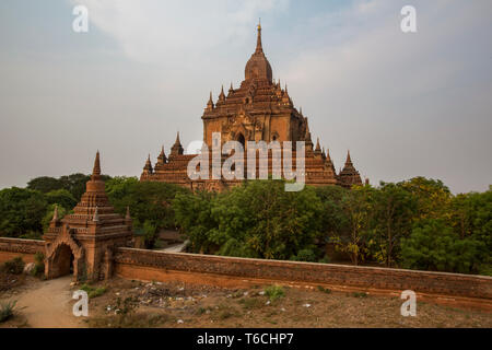 Alte buddhistische Tempel in der alten Stadt von Bagan in Myanmar. Stockfoto