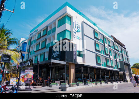 Die Block-, Hotel- und Unterhaltungskomplex, Beach Road, Thawewong Road, Patong, Phuket, Thailand Stockfoto