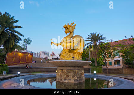 Hai Leng Ong Statue, Golden Dragon Denkmal, Phuket Town, Thailand Stockfoto