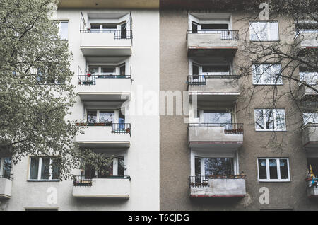 alte und neue, für den sozialen Wohnungsbau in Berlin-Kreuzberg Stockfoto