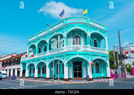 Restaurierte sino-koloniale Architektur, Ecke von ebuk und Straßen Yaowarat, Altstadt, Phuket Town, Thailand Stockfoto