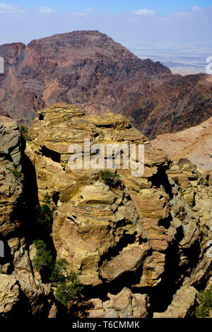 Schöne Landschaft rund um Petra archäologische Stadt, Jordanien. Stockfoto