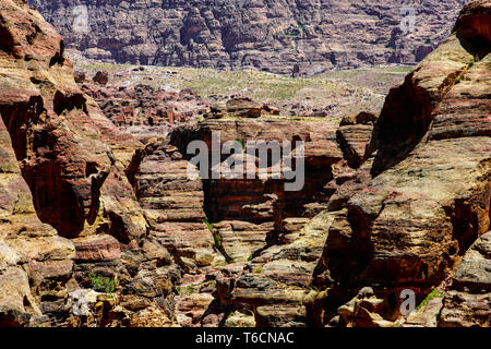 Schöne Landschaft rund um Petra archäologische Stadt, Jordanien. Stockfoto