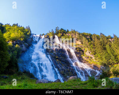 Nardis Laris Wasserfälle. Naturpark Adamello Brenta, Südtirol, Dolomiten, Italien Stockfoto