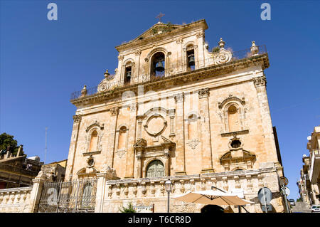 Fassade der Kirche San Sebastiano in Buscemi - Provinz Syrakus, Italien. Stockfoto