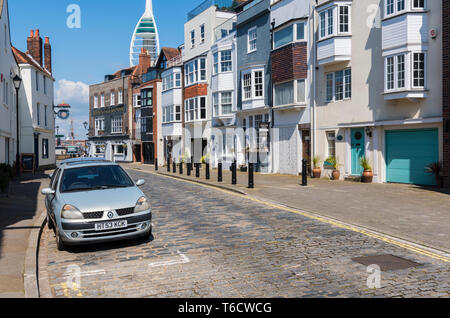 Eine gepflasterte Straße in Bad Square, Portsmouth, Hampshire, England, UK. Gepflasterten Straße. Stockfoto