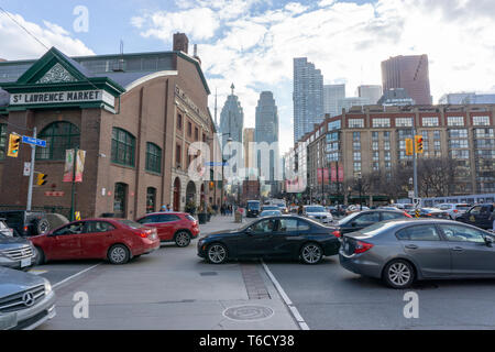 N 2015, National Geographic namens St Lawrence Markt in Toronto "World's Best Food Market". Es ist in der Altstadt und ein Muss, wenn Sie die Website besuchen. Stockfoto