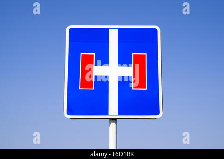 Schild Sackgasse. Die Straße mit einer Sackgasse. Stockfoto