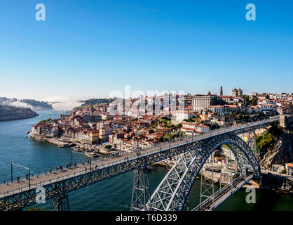 Dom Luis I Brücke, Erhöhte Ansicht, Porto, Portugal Stockfoto