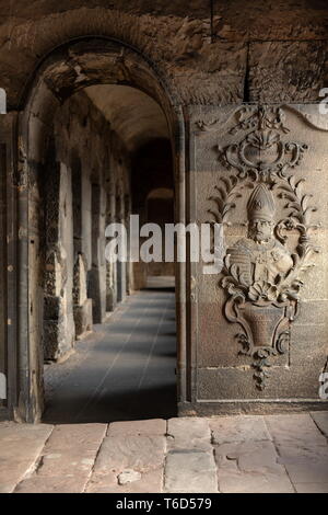 Porta Nigra, Trier, Deutschland. Es ist das größte römische Stadttor nördlich der Alpen. Die Fundamente wurden 170 n. Chr. unter der Herrschaft von Marcus Aurelius gelegt. Stockfoto