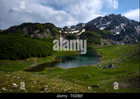 Modro Jezero in der Bergregion Durmitor, Montenegro Stockfoto