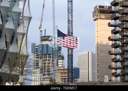 US-Botschaft & Botschaft Gärten derzeit im Bau, neun Ulmen, South London, 13/04/2019 Stockfoto