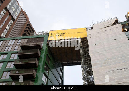 US-Botschaft & Botschaft Gärten derzeit im Bau, neun Ulmen, South London, 13/04/2019 Stockfoto