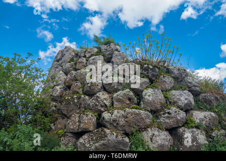 Nuraghe in der Nähe von Nuoro, Sardinien, Italien. Unter Tausenden von alten megalithische Strukturen während der NURAGHISCHEN Alter zwischen 1900 und 730 v. Chr. gebaut Stockfoto