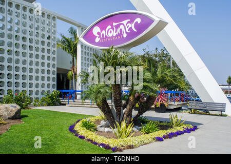 Los Angeles Airport Thema Gebäude in der Nähe vom Erdgeschoss mit Garten- und Landschaftsbau Stockfoto