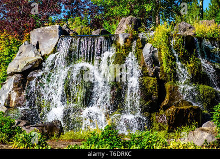 Herrliche Sunriver Wasserfall, Central Oregon Stockfoto