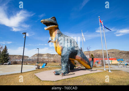 Drumheller, Alberta, Kanada 18. April 2019: Die weltweit größte Dinosaurier Dinosaurier, die Hauptstadt der Welt, Reisen Alberta, historische Stadt, Tourismus, Museum, Urlaub, Sehenswürdigkeiten, Geschichte Stockfoto