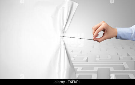 Hand Herausziehen des Papiers Vorhang, wechselnde Szene Konzept Stockfoto