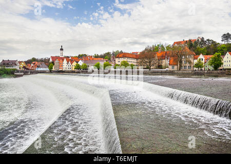 Stadtbild von Landsberg am Lech und der Lech. Stockfoto