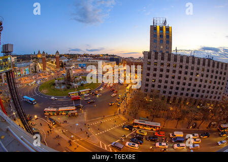 BARCELONA - Mar 20: Luftaufnahme der Placa d'Espanya, auch bekannt als Plaza de Espana, einem der wichtigsten Plätze von Barcelona, am 20. März 2019 in Stockfoto