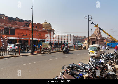 Jaipur, Indien - Februar 01, 2019: Blick auf die City Road in Jaipur, Rajasthan Stockfoto