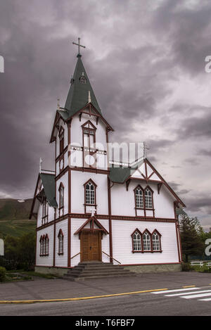 Die husavik Kirche oder Husavikurkirkja im Norden von Island. Stockfoto