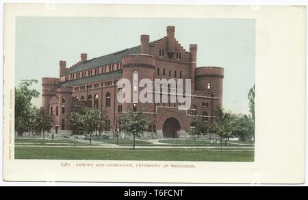 Detroit Publishing Company Ansichtskarte Reproduktion der Waffenkammer und Sporthalle an der Universität von Wisconsin, Madison, Wisconsin, 1914. Von der New York Public Library. () Stockfoto