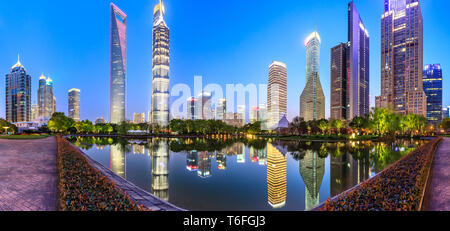 Shanghai moderne Bürogebäude Landschaft bei Nacht Stockfoto
