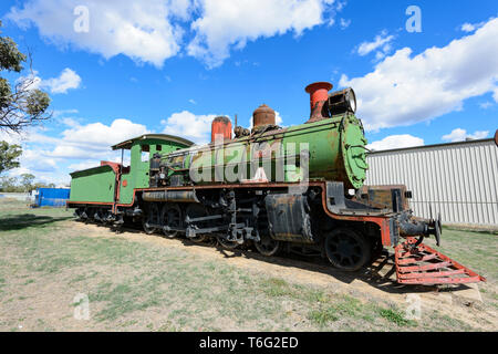 Ein C17 Klasse Lok am historischen Injune Bahnhof, 1920-1967, verwendet, um die Landwirtschaft und Bergbau Industrie Service. South West Queensland, Q Stockfoto