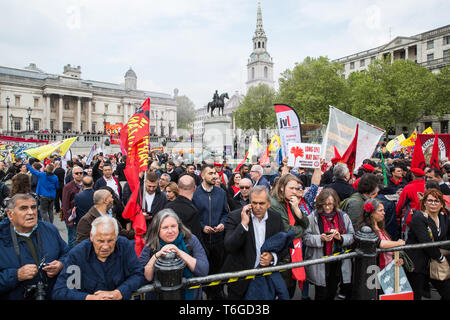 London, Großbritannien. Mai, 2019. Vertreter der Gewerkschaften und der Sozialistischen und Kommunistischen Parteien aus verschiedenen Ländern nehmen an der jährlichen Tag der Rallye in Trafalgar Square Internationalen Tag der Arbeit zu markieren. Credit: Mark Kerrison/Alamy leben Nachrichten Stockfoto