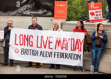 London, Großbritannien. Mai, 2019. Vertreter der Gewerkschaften und der Sozialistischen und Kommunistischen Parteien aus verschiedenen Ländern nehmen an der jährlichen Tag der Rallye in Trafalgar Square Internationalen Tag der Arbeit zu markieren. Credit: Mark Kerrison/Alamy leben Nachrichten Stockfoto