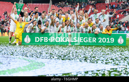 Köln, Deutschland. 01 Mai, 2019. Preisverleihung. GES/Fußball/DFB-Pokalfinale der Frauen: VfL Wolfsburg - SC Freiburg, 01.05.2019 Fußball: WomensÂ German Cup Finale: Wolfsburg gegen Deutschland. Freiburg, Köln, Mai 1, 2019 | Verwendung der weltweiten Kredit: dpa/Alamy leben Nachrichten Stockfoto