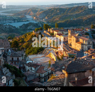 Sunrise Stilo Dorf, Kalabrien, Italien Stockfoto