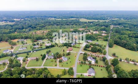 Typische amerikanische Country Subdivision Nachbarschaft Antenne Stockfoto