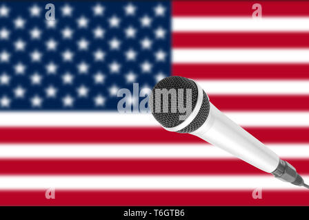Mikrofon auf der USA-Flagge Stockfoto