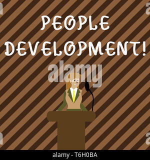 Handschrift Text schreiben Menschen Entwicklung. Konzeptionelle foto Mitarbeiter ermutigt, neue oder erweiterte Fähigkeiten Geschäftsfrau Hinter Po stehend zu erwerben. Stockfoto