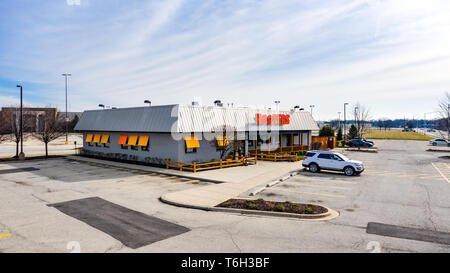 Hooters ist eine amerikanische Kette Restaurant, das für seine Chicken Wings, Burger, Getränke bekannt ist und "Hooter Girls' mit über 420 Standorten. Stockfoto