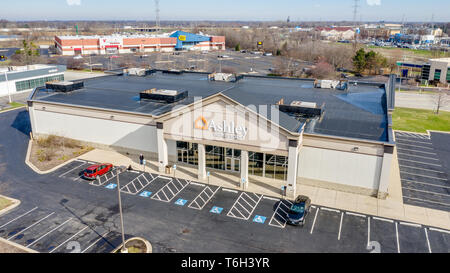 Eine Drohne/Luftaufnahme eines Ashley Furniture Store. Ashley Furniture wurde in der Wirtschaft seit 1997 mit mehr als 800 Standorten weltweit. Stockfoto