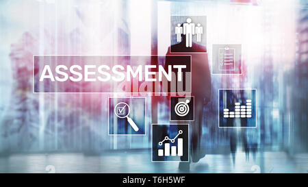 Bewertung Bewertung Analytik Business und Technologie Konzept auf verschwommenen Hintergrund. Stockfoto