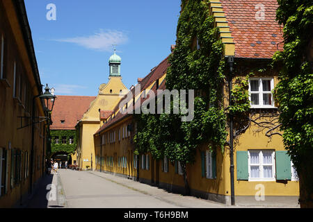 Fuggerei, Augsburg, Bayern, Deutschland Stockfoto