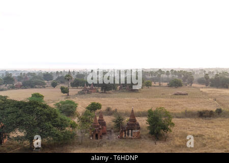 Blick auf den Tempeln, Stupas und Payas von Bagan, Myanmar Stockfoto