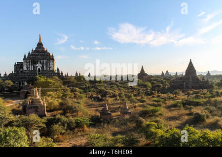 Blick auf den Tempeln, Stupas und Payas von Bagan, Myanmar Stockfoto