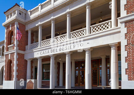 Barstow, CA/USA - 14. April 2019: Casa Del Desierto, auch als die Barstow Harvey House bekannt, ist ein historisches Wahrzeichen in 685 North 1 Avenu Stockfoto